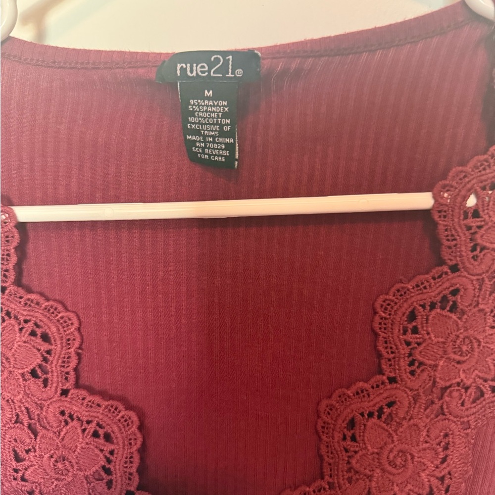 Lot of 3 Women’s Tops - Picture 5 of 10